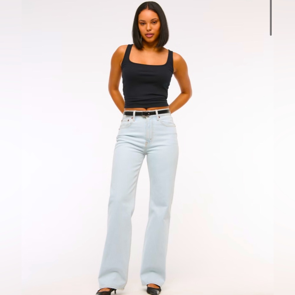 Abercrombie and Fitch 90s Relaxed Jean High Rise
